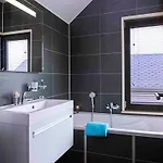 וילה Serene Luxe Lakeside *
