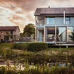 Serene Luxe Lakeside *