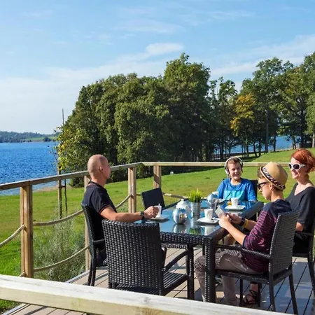 Serene Luxe Lakeside