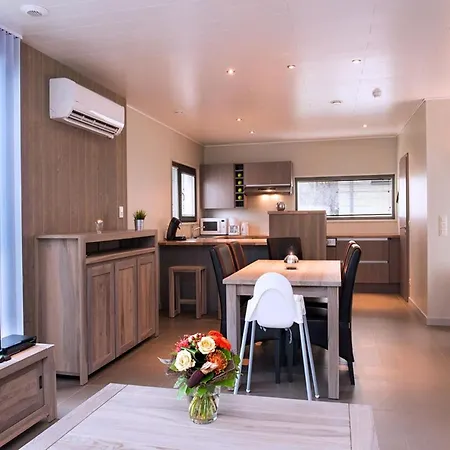 Serene Luxe Lakeside