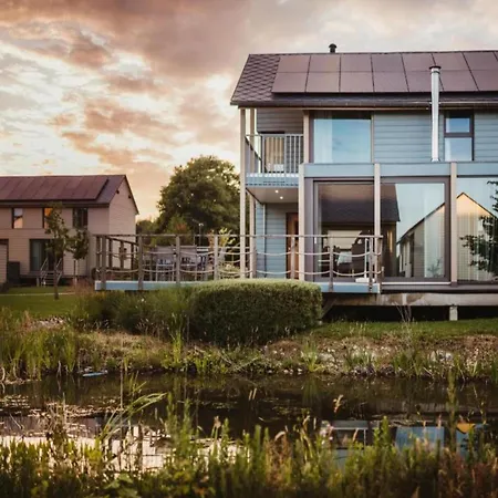 Serene Luxe Lakeside *