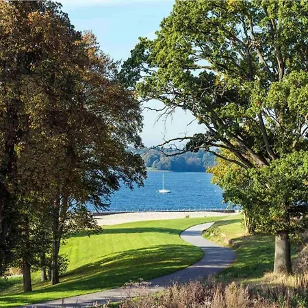 Serene Luxe Lakeside