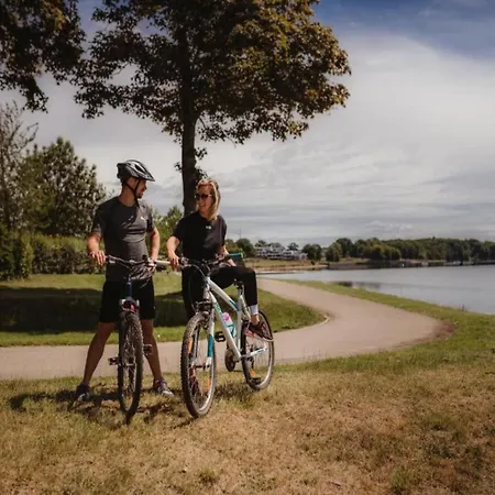 别墅 Serene Luxe Lakeside *